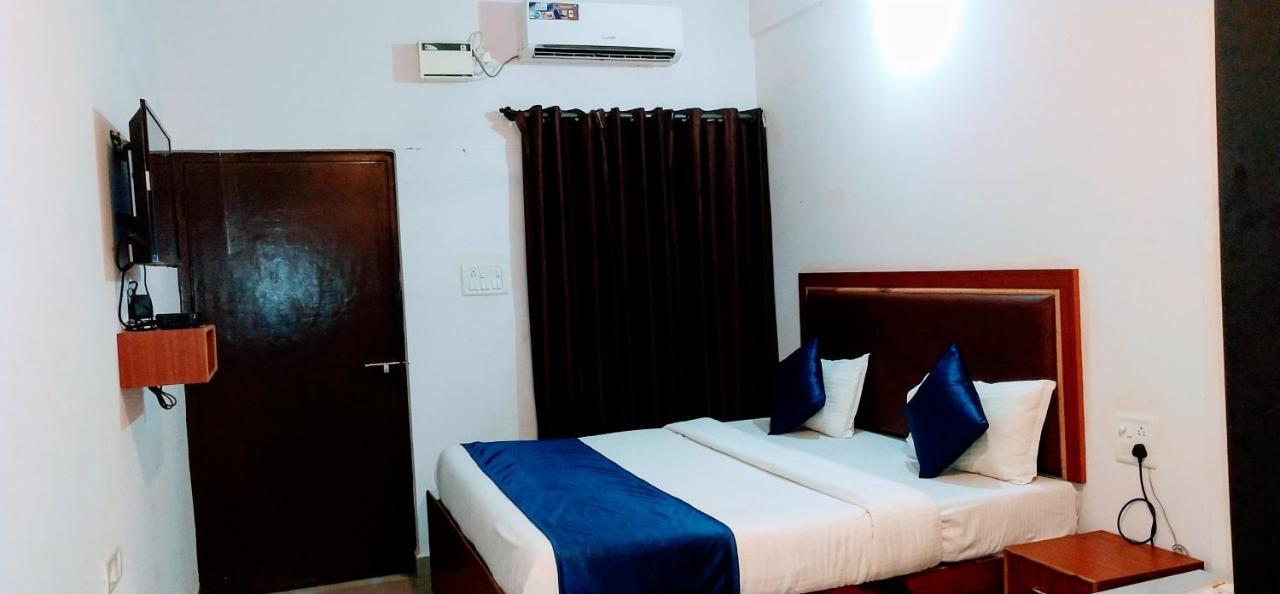 Fullmoon Beach Place Candolim Exterior foto